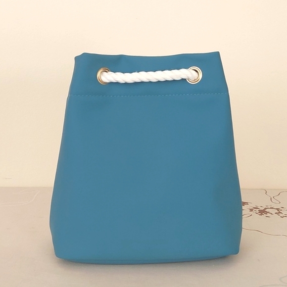 Dolce&Gabbana light blue cosmetic bag - Picture 3 of 10